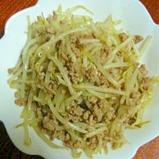 もやしとひき肉の炒め物